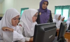 Ilustrasi-sekolah-wajib-berjilbab-BB-390x250